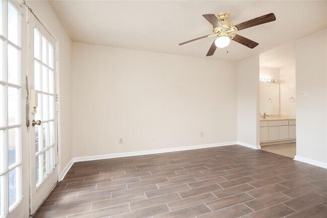 Building Photo - 12251 Copper Tree Pvt Ln