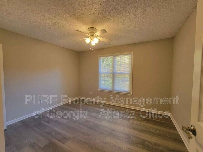 Building Photo - 102 Laguna Springs Dr