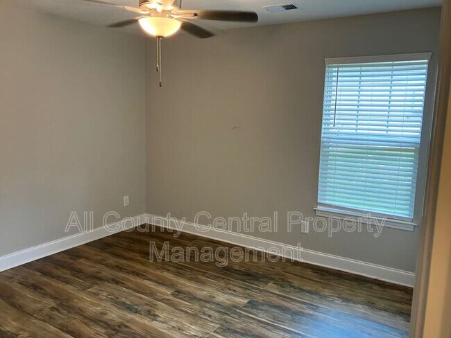 Building Photo - 3870 Barton Ln