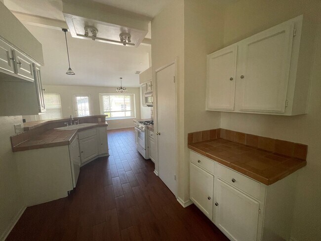 Building Photo - Lovely 4/2 home on a quiet street in the heart of Cedar Park!