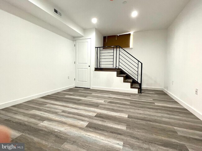 Building Photo - 1134 Mt Vernon St