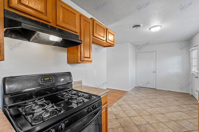 Building Photo - 3204 Caribbean Dr