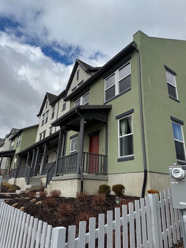 Building Photo - Gorgeous Home in Daybreak!!!