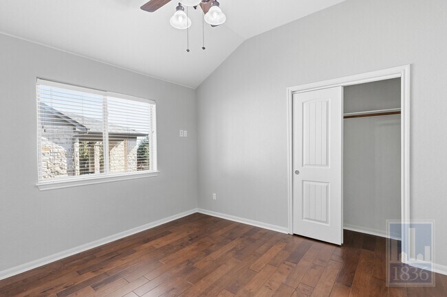 Building Photo - 420 Torrington Dr