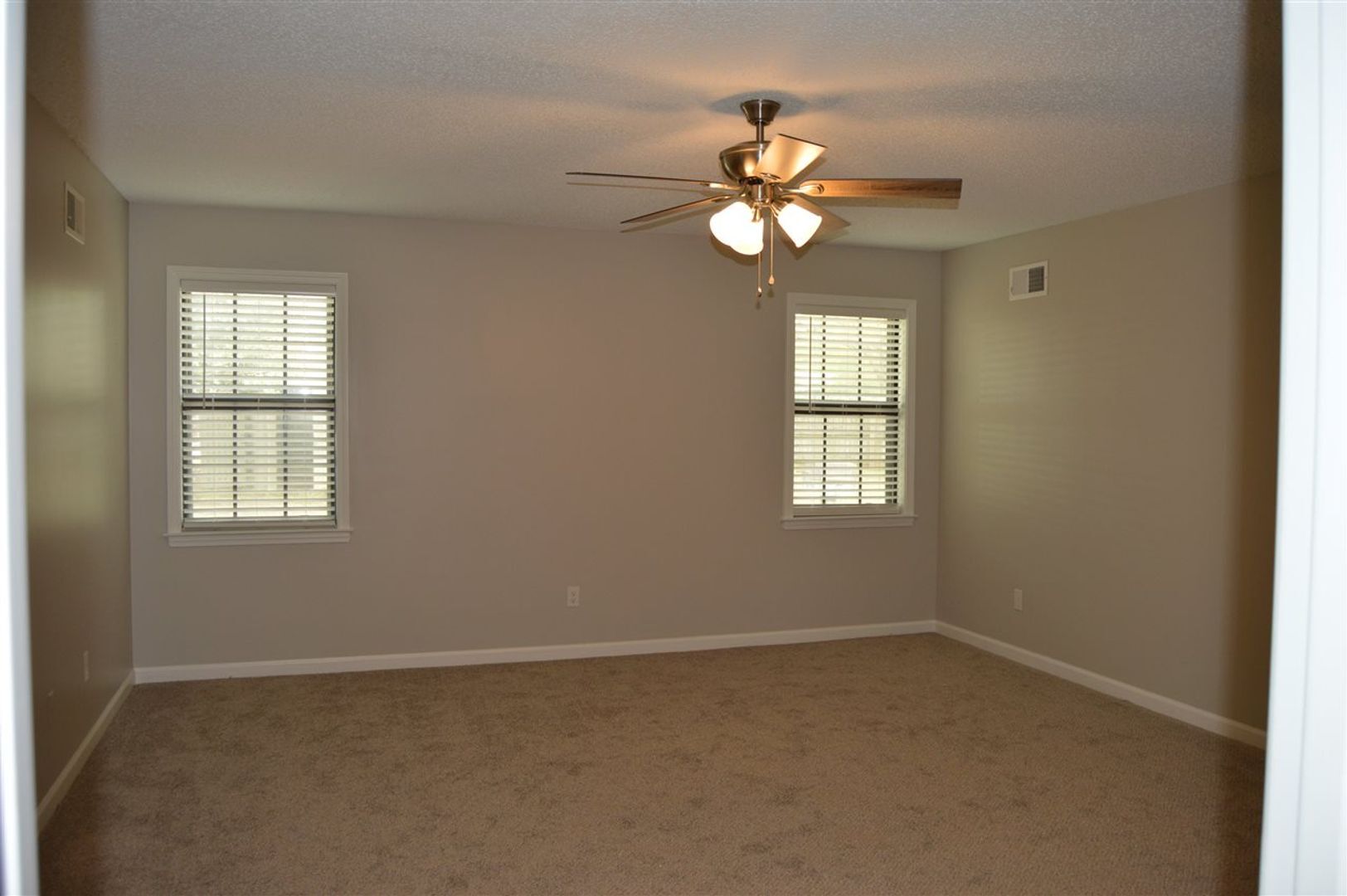 Building Photo - 3765 Birchvale Dr