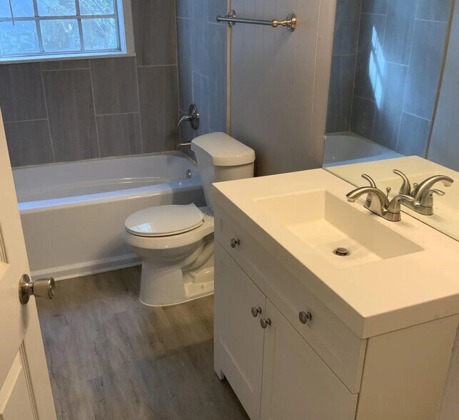 Building Photo - 219 Stonewall St