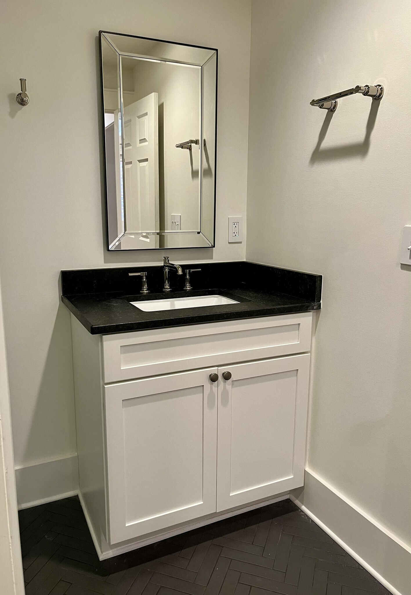 Building Photo - 674 Mohawk