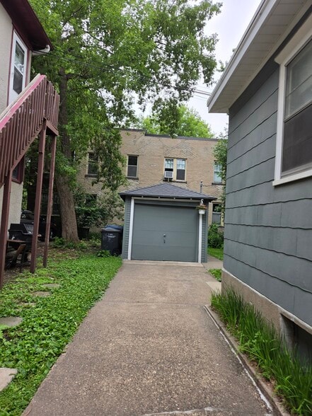Driveway and garage - 505 8th Ave SE