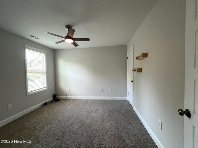 Building Photo - 143 Lonesome Glory Dr