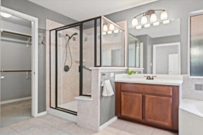 Building Photo - 15628 Interlachen Dr