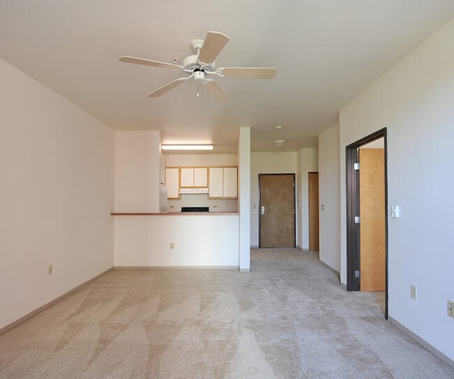 Building Photo - Fifth Avenue Court