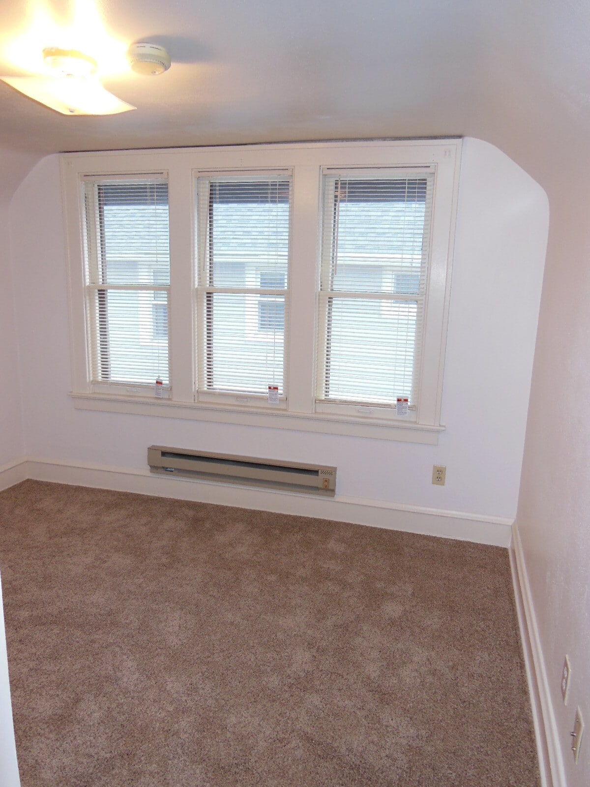 Building Photo - 3139 S Mabbett Ave