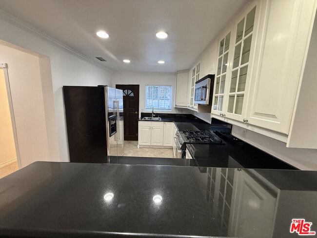 Building Photo - 1200 Laveta Terrace