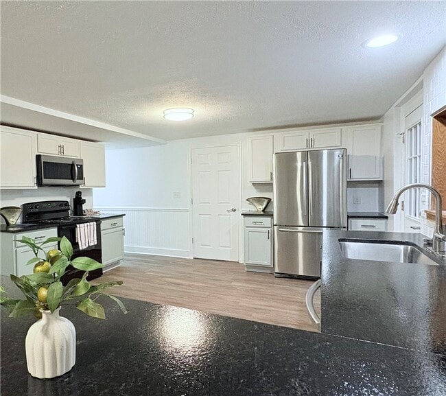 Building Photo - 3 Edyth St