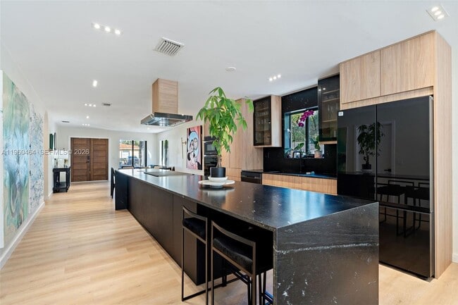 Building Photo - 6246 SW 10th St