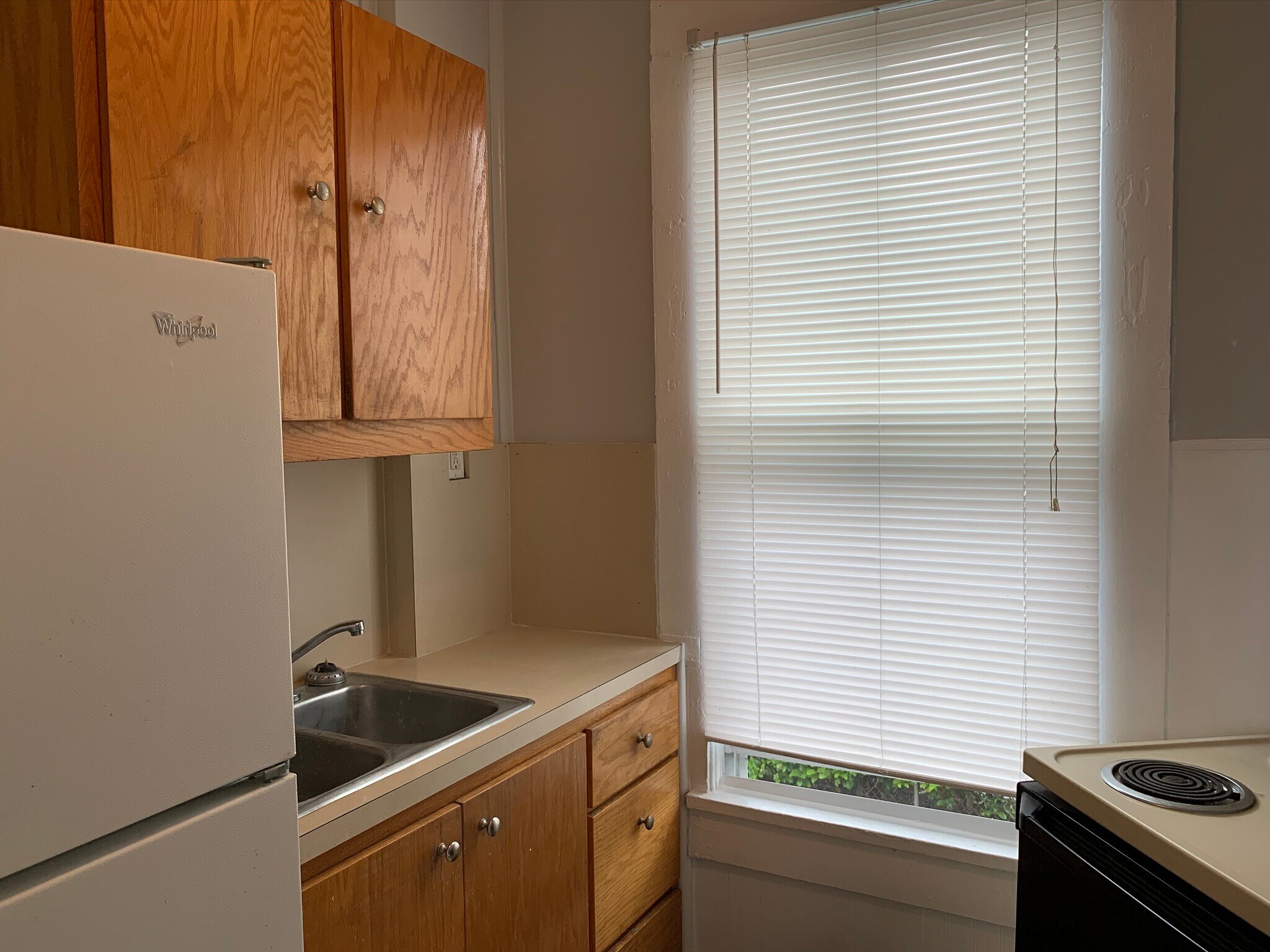 kitchen - 2243 Gilmore St