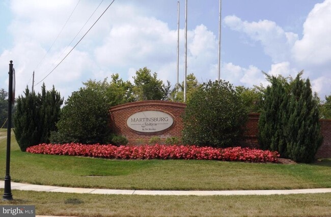 Building Photo - 477 Husky Trl