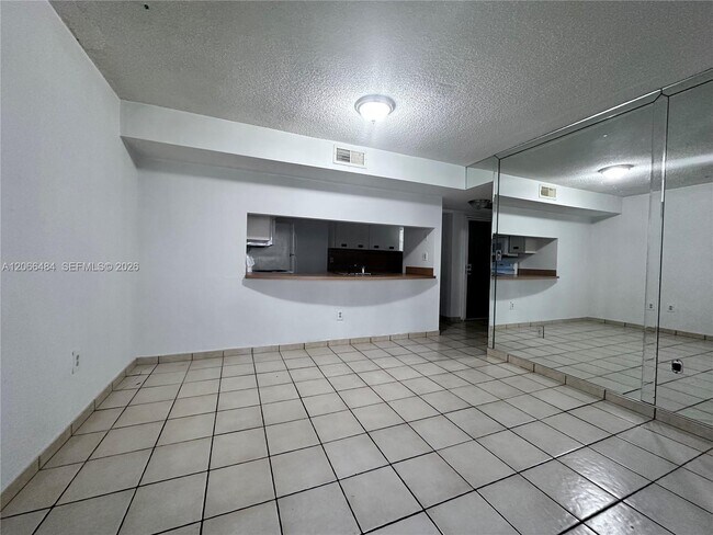 Building Photo - 2740 W 63rd Pl