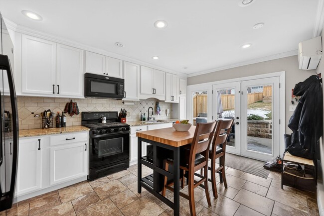 Building Photo - 4 Bedroom, 2 Bath Conshohocken Gem!