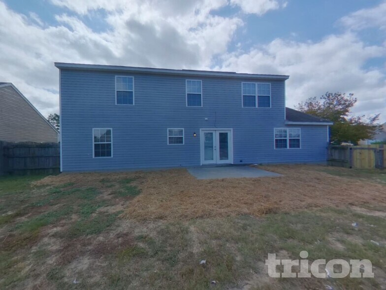 Building Photo - 142 Quiet Grove Dr