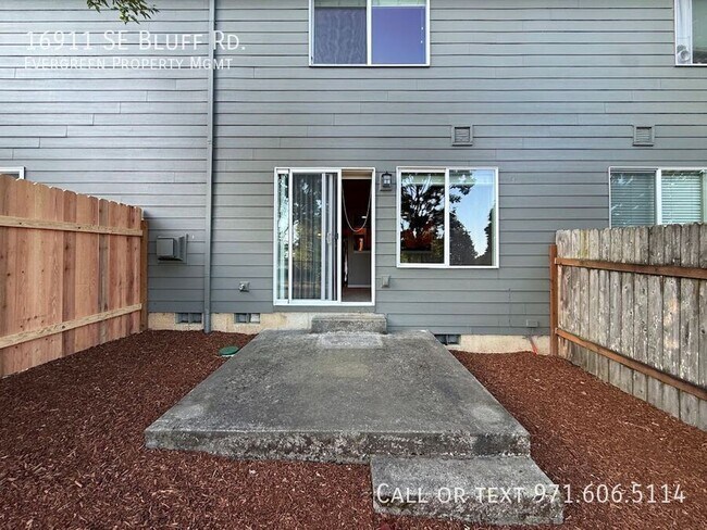 Building Photo - 16911 SE Bluff Rd