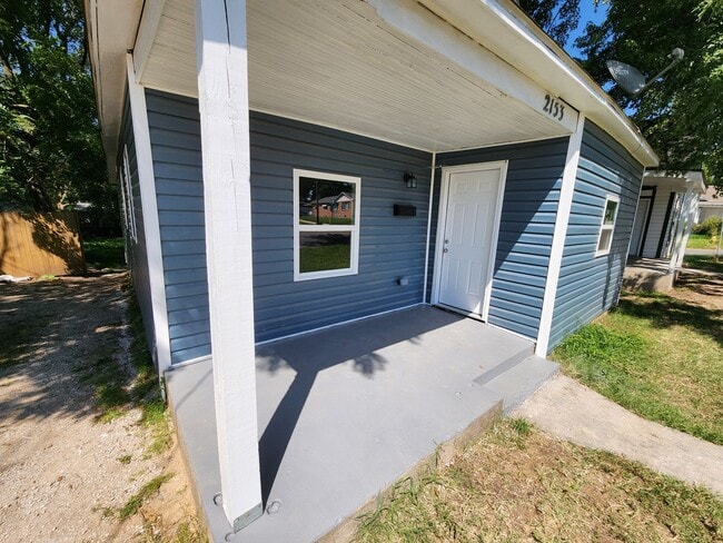 Building Photo - Spacious 3-Bedroom, 1-Bathroom Home AVAILABLE NOW!!