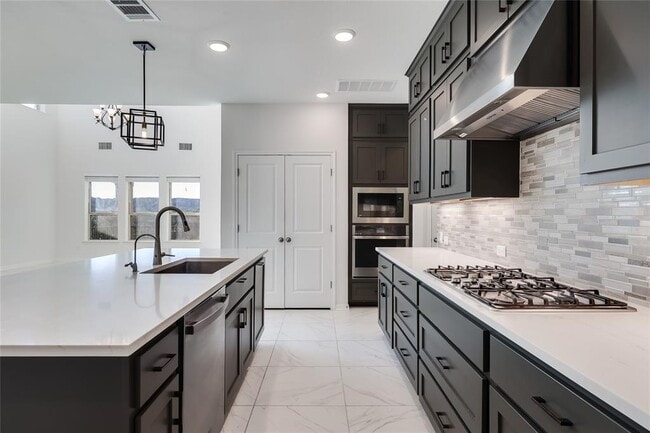 Building Photo - 4621 Modena Bay Bend
