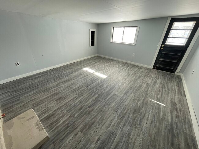 Building Photo - 308 Stewart St