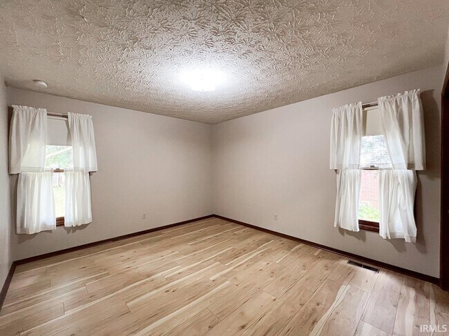 Building Photo - 1633 Greenfield Ct