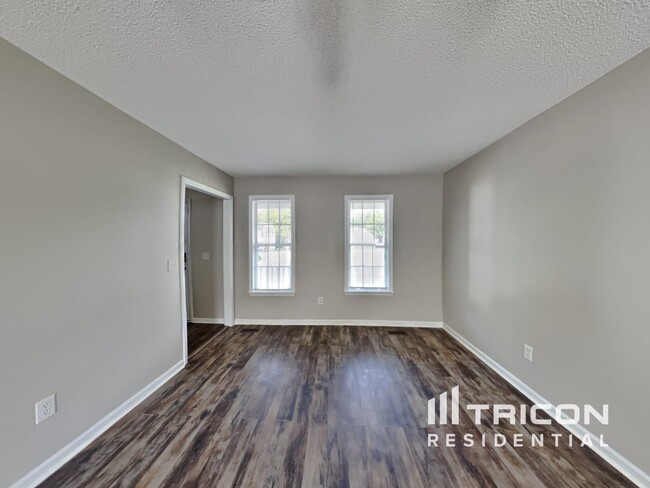 Building Photo - 73 Stonewall Dr