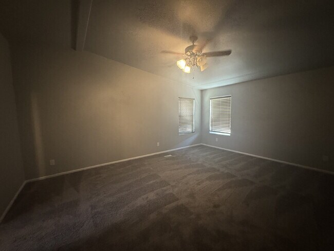 Building Photo - "Spacious 3-Bedroom Oasis with 2 Full Baths on Mount Rainier Ave, Las Vegas – Your Perfect Retrea...