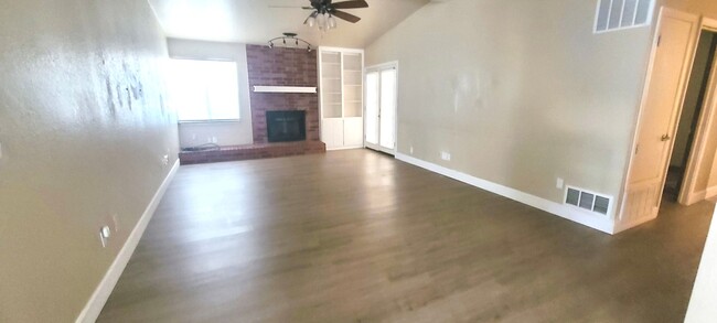 Building Photo - Prime West Norman 3-bed 2-bath 2-car home ...