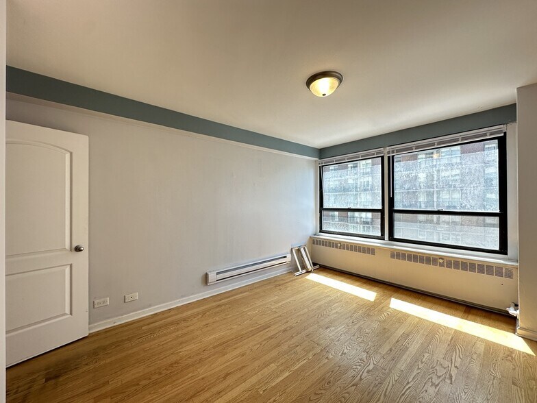 Building Photo - 4180 N Marine Dr