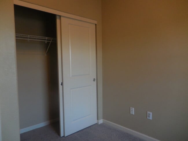 Building Photo - 1050 SW 170th Ave