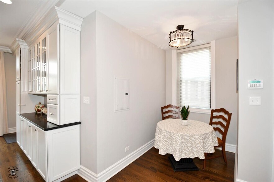 Building Photo - 211 W Saint Paul Ave