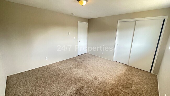 Building Photo - 2023-12573MF