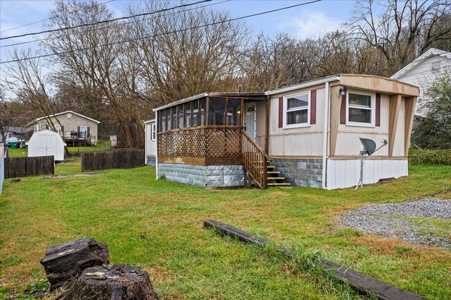 Building Photo - Newly Renovated 2 Bedroom Rental in Kingsport
