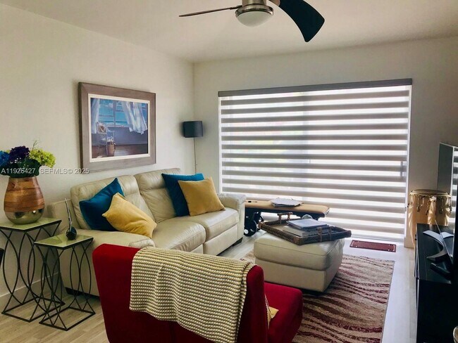 Building Photo - 5072 NW 115th Ct