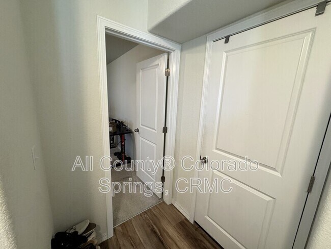 Building Photo - 7421 Marbled Wood Pt