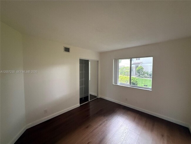 Building Photo - 114 Gardens Dr