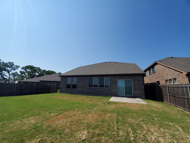 Building Photo - Beautiful Lavon home over 2600 sqft!