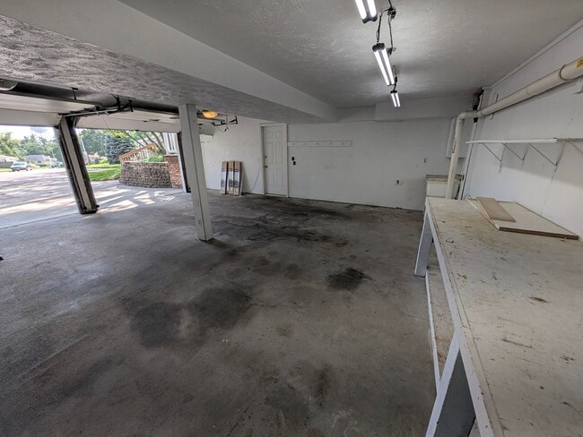 Building Photo - 808 Leprechaun Ln