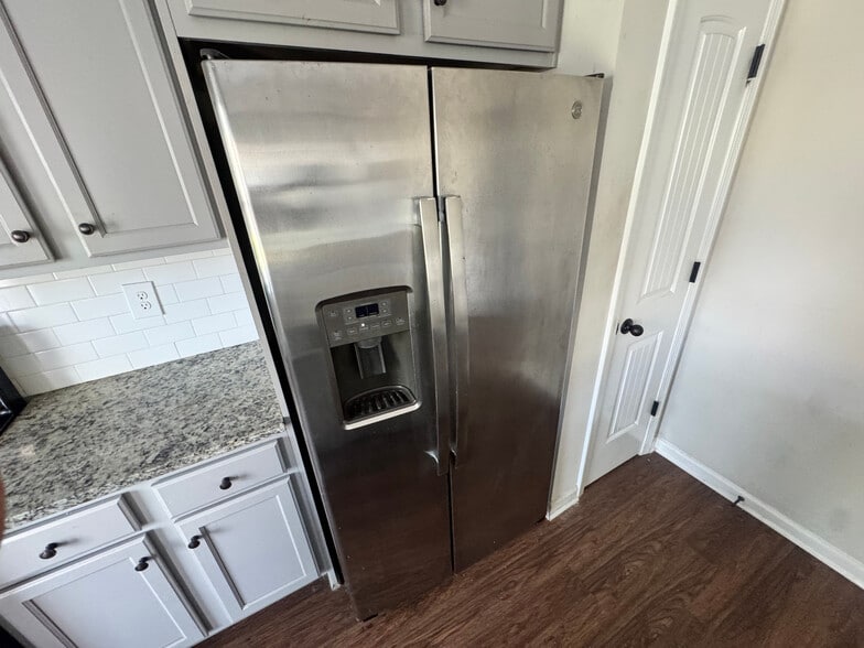 Building Photo - Room in House on Brightside Pkwy