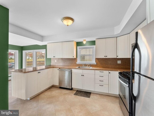 Building Photo - 860 Pennsylvania Ave