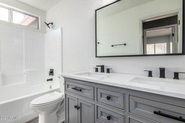 Building Photo - 875 N Ithica Ct