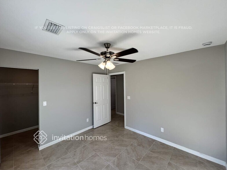 Building Photo - 1013 SW Majorca Ave