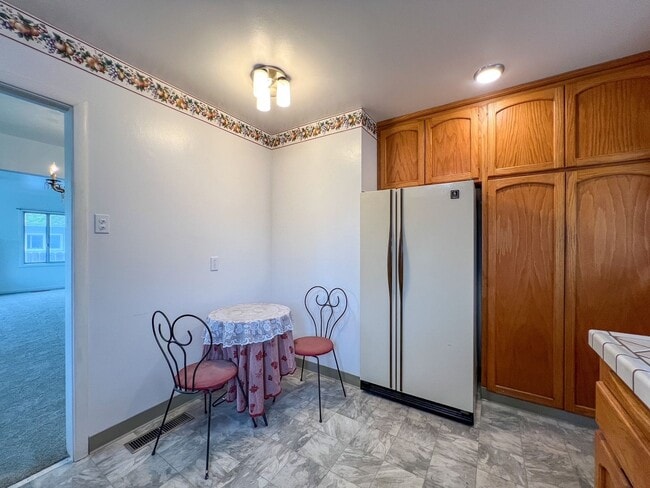 Building Photo - 1624 Ora Dr
