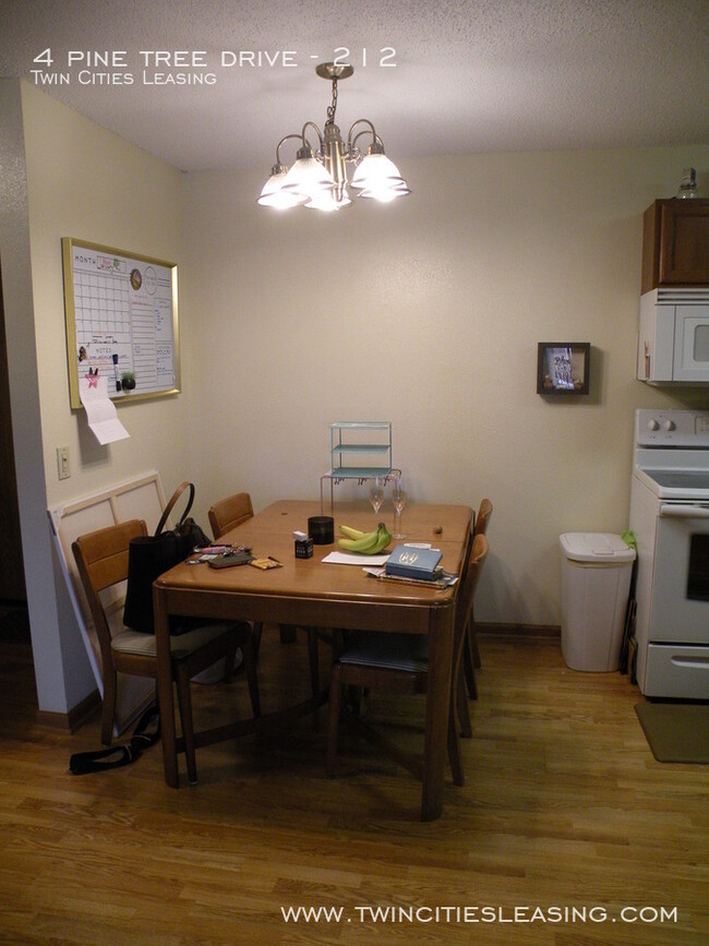 Building Photo - 1 bedroom 1 bath Handicap accessible