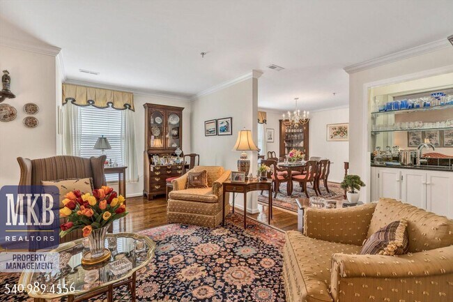 Building Photo - Beautiful condo located in South Roanoke 3 Bedrooms and 2 Baths