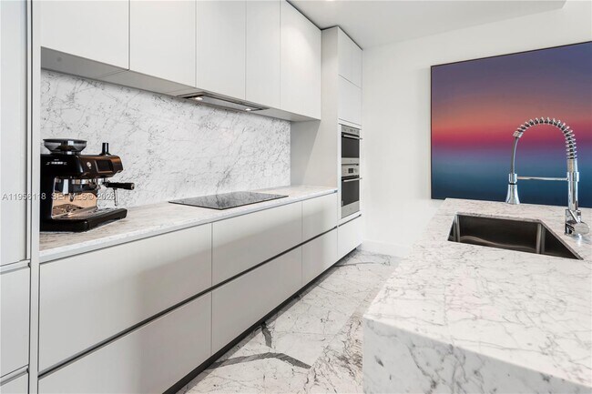 Building Photo - 5775 Collins Ave